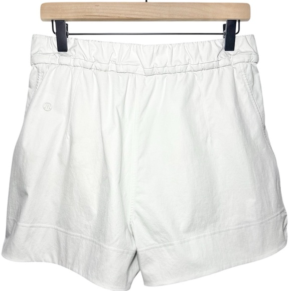 Lululemon Cinchable Waist High-Rise Woven Short 3.5" in Bone - Picture 5 of 8